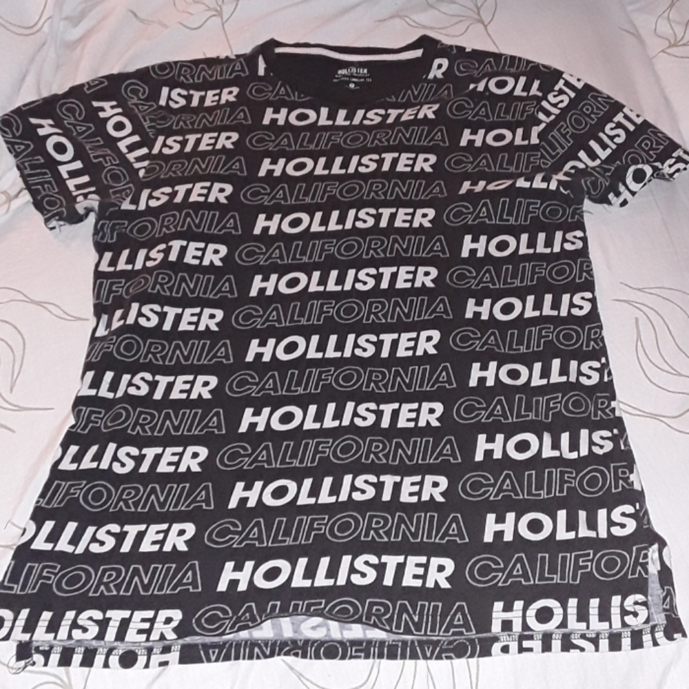 Hollister Black and White Logo Graphic Short Sleeve Tee
